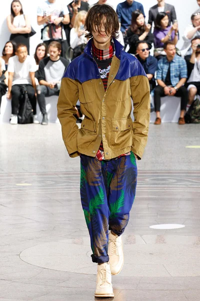 Look 19